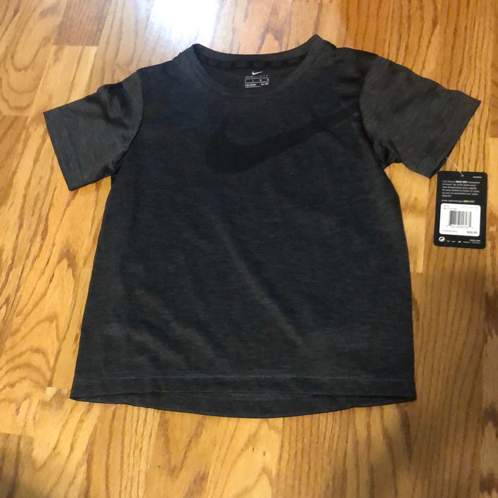 Brand new Nike boys shirt